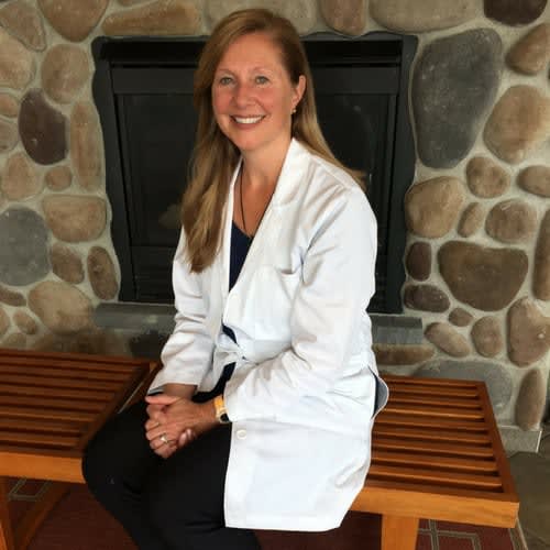 Dr. Kellie Kuzdas, Cambridge Veterinarian
